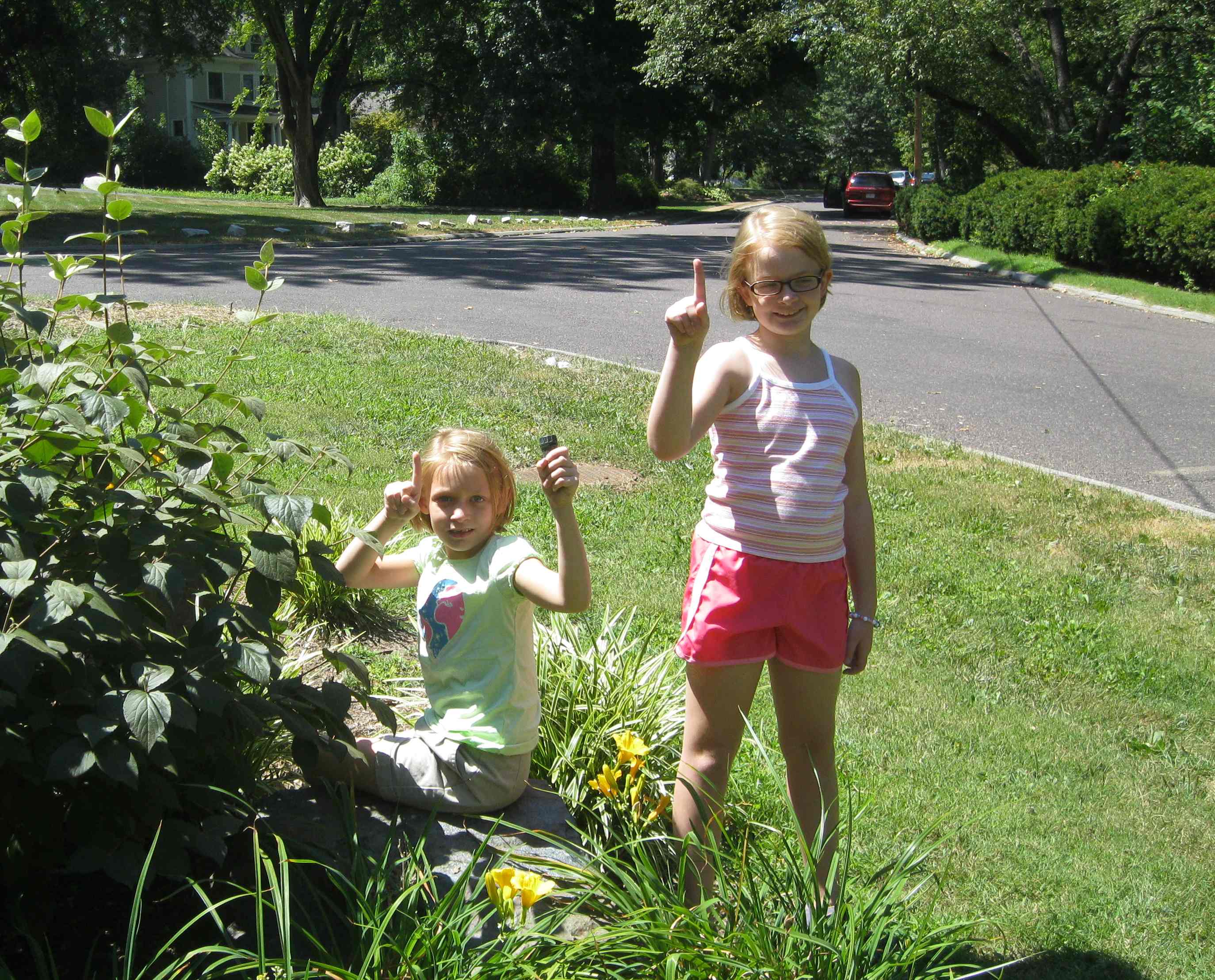 2011-08-14 Geocache 1 Cate and Jane.jpg